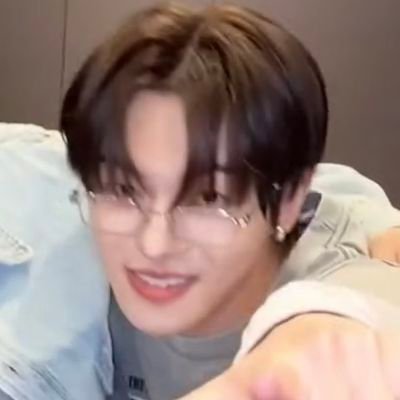 awonsgasm's profile picture. bitch cannot go five minutes without talking about leo