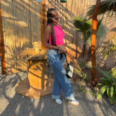 Lyndahyvette's profile picture. Business Administrator❤️🤭Dimpled🥺Just here for fun!😌