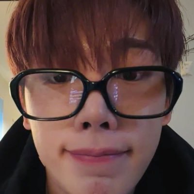 LikeHoOoO's profile picture. 빙글빙글 위니생활