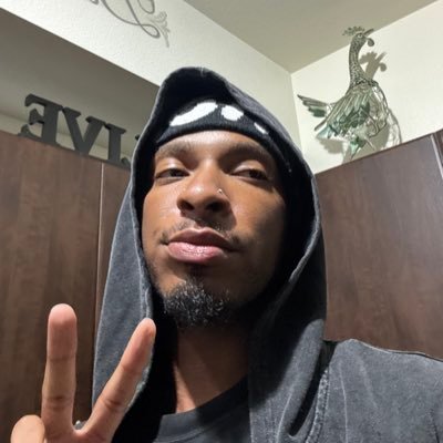 Ashhhhh__7's profile picture. one day at a time