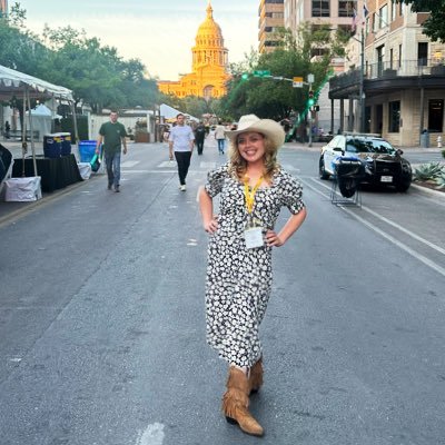 ByLauraDuclos's profile picture. howdy 🤠 social video @texastribune | #npfwidening fellow 4ever | (she/ella) 🇺🇸🇲🇽 gritty like west texas, proud norteña daughter