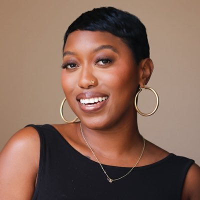 thealexadarling's profile picture. Branding Coach ✨ | Seen on Telemundo & Fox 26 News | Featured in @Teenvogue , @Allure_magazine and more | Entrepreneur I Business: hello@thealexadarling.net 📧