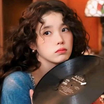 vanteggkloops's profile picture. Drinking coffee with Joonie☕️

•BTS, IU and Laufey
•Quackity, Roier
•PJO
🖤🩶🤍💜

(🚫AQUÍ NO HABLAMOS SOBRE POLÍTICA)