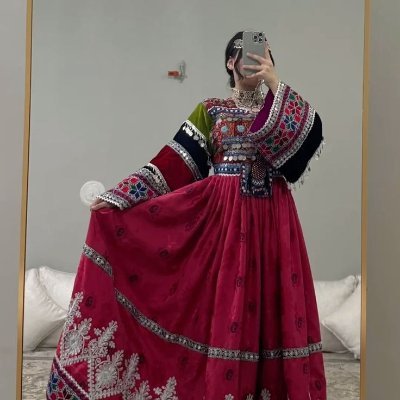 fatimanoor514's profile picture. Girl who's always learning, growing, and exploring the world. Always a student of life.