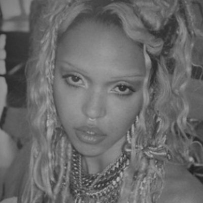 butchoasis's profile picture. problematic british men rule my world @oasis ♡