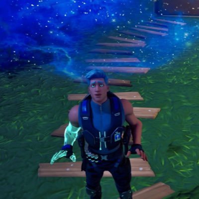 CallMeDraggo's profile picture. 