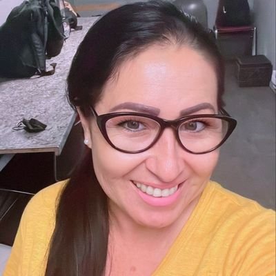 Madrid449931383's profile picture. I work as a makeup artist and also a cryptocurrency analyst.