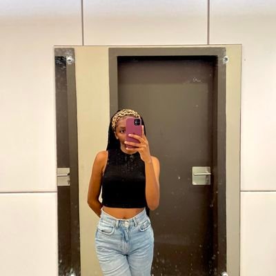 Chaweziii's profile picture. Old soul with young eyes