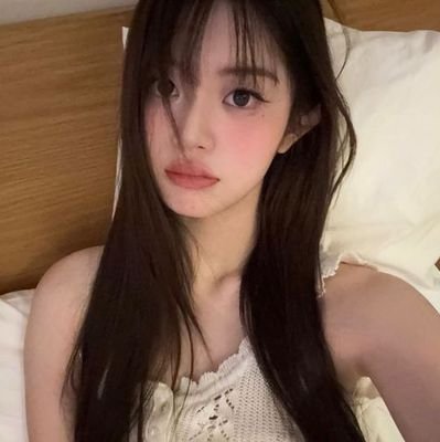 taekazuha's profile picture. 21, le sserafim