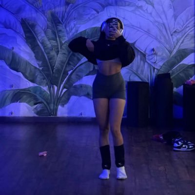 unfitbhavya's profile picture. Bhavyaa not bae☮️                                               21