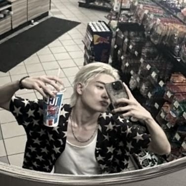 milznn_'s profile picture. (n.) มิลาน  aka ส้มจี๊ด | อย่าล้ำเส้น