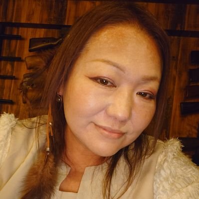 loveloveleepin's profile picture. 🍓ストロベリーソングオーケストラが大 好きです♥ 二十♪(pq´꒳`*)一世紀♪(*´꒳`pq) 共闘♪(*p❤︎q)旗手♪(*´꒳`)p❤︎q ✨MIMの時は右側の人、そしてMMMの時は左側です❤そんなプレーなんでよろしく！そして占いやってます～🤗鏡町のすみぺです🤗