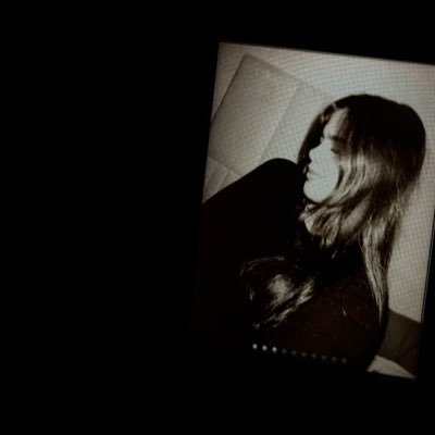 idkkmimipriv's profile picture. beauty and brains 😛