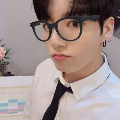 ellthvk's profile picture. 