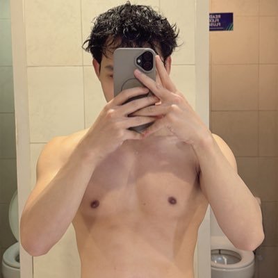 Ngoook95's profile picture. 🤡