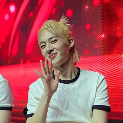 saiipm17's profile picture. ₊⋆♡ @zee_pruk | @CwrNew ♡⋆⁺
#ZeeNuNew #ZeePruk #NuNew
#ซนซน #NanaNu #Zunshine (รักซีนุนิว🫶🏻)
🌊☁️ 
🐶😸