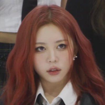 twosssixtwelve's profile picture. NUMBER ONE 2612 TRUTHER, fan of jeong hyerin