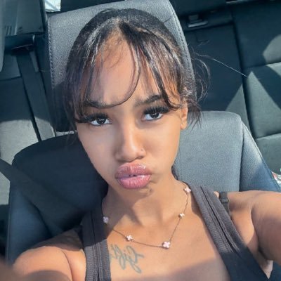 yeaaimgorgeous's profile picture. LLTK💙 we just livin this $hit how the kings🤴🏽 would 💫 mybrothers4L