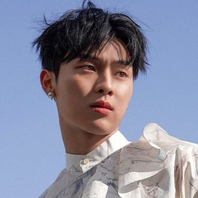 blushingyeos's profile picture. talk to me about shsehwjh and I'll marry you on the spot