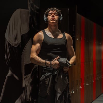 Hiei351's profile picture. 👑