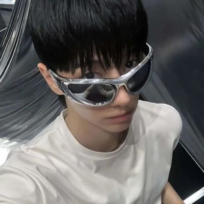 knoxfrappe's profile picture. cool cars and cortis 🐧🥑