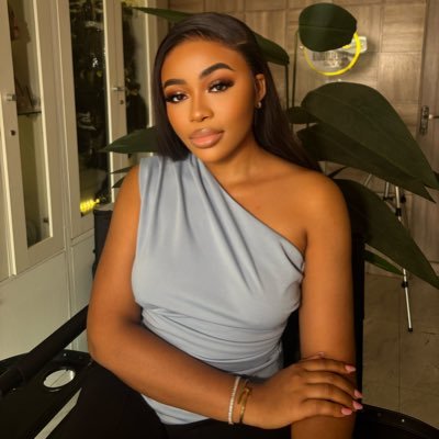 fair_amaka's profile picture. Soft girl with a sharp mind • Oil & Gas • Procurement & Admin• Becoming the woman God is building•Quietly evolving•ManUtdFC