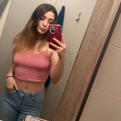 JUeirbd70520's profile picture. Single and not searching for a relationship I just wanna fuck 🔞 that's all and enjoy my life with my lil kiddo ❤️🥰