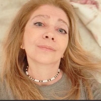 silviabar12's profile picture. Costruite muretti, non muri.
E poi sedetevi a guardare il cielo.
Silviabar