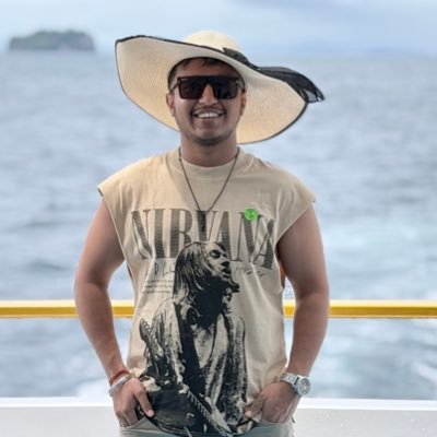 RGirdhani's profile picture. Builder for bold founders | → Limeloop https://t.co/K3wRO1WXpB (Improving retention and revenue for SAAS) → https://t.co/qjoU9yxYbJ (unlimited offline AI)
