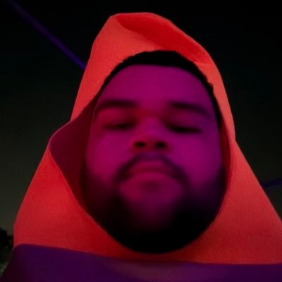 juulian21's profile picture. CSUF 🐘