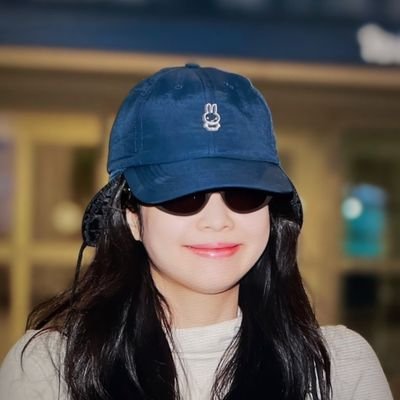 inisupreme's profile picture. ifly ❤️