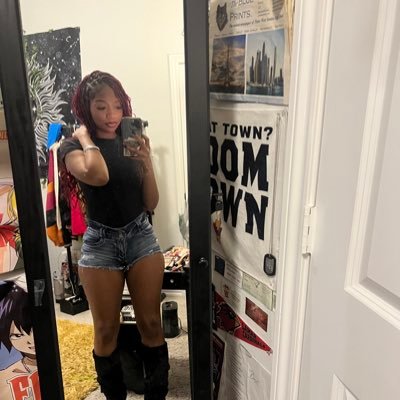 erieaa5's profile picture. learning to love myself, & all that follows. || lamar uni alumna