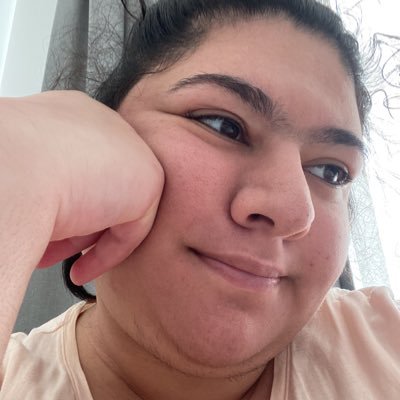 ElissaWolfhard's profile picture. business BITCH 😂🛩️🩷