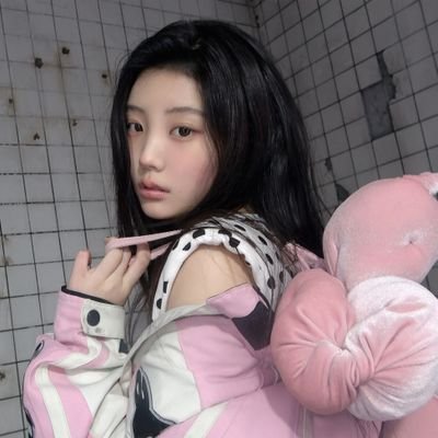 t1ny_hand's profile picture. 