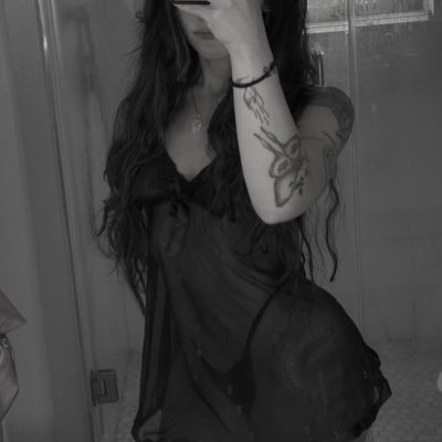 DELICUATES's profile picture. angel girl syndrome! . * ★