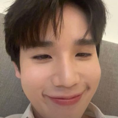 ssaammiw's profile picture. แค่มองหน้าหล่อ ๆ ก็มีความสุขแล้วชีวิตคนเรา