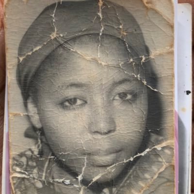 HafsyH's profile picture. Issie, Baba’s proud proofreader.