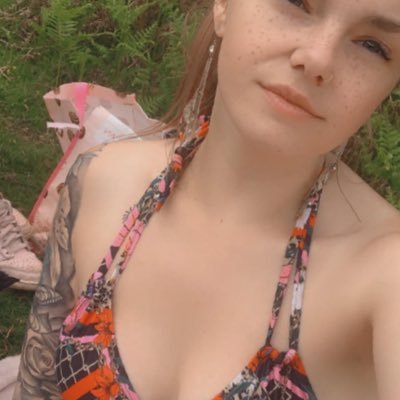 Elizabethmeltin's profile picture. melting