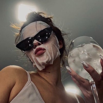 chermetta's profile picture. 