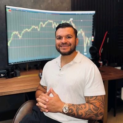 📊 Trader | Student of the markets
⚡ Growing daily, learning always
“Stay focused. Stay patient.
Turning a $1,000 to $100,000 through my trading strategy 📚📉