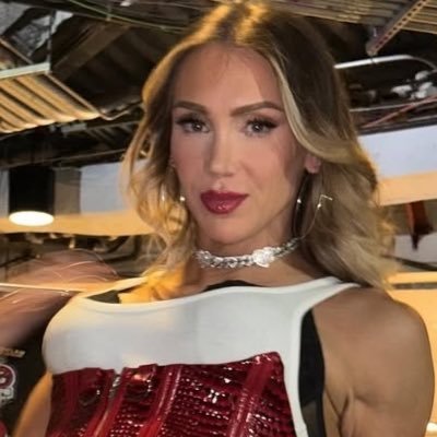 S1NB00P's profile picture. live laugh lesbian | women's wrestling fan | scarlet witch defender | 280622 aurora | 020824 taylor & paramore | 060825 sza & kendrick 🎸