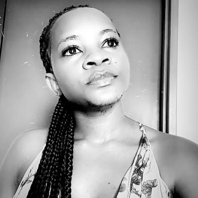 LindsayMagano's profile picture. Calm energy. Soft heart. Mama. 🌸 Conservation woman 🌿 keeping the planet 🌍 & my peace ✨ intact