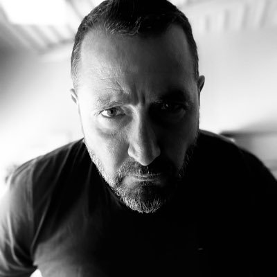 2027lasolution's profile picture. 🇫🇷 Très second degré, amoureux de musique rock & soul 🎶, batteur (enfin avant) 🥁, un peu de politique pour donner mon avis et réagir au déclin de ce monde.