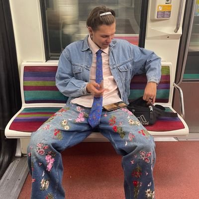 Vladux2's profile picture. 📸🎨 MABEB Art School - Île de France