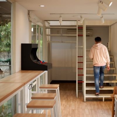 rumregaldingin's profile picture. tired