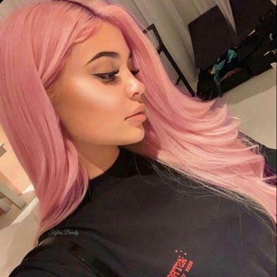 labuburose's profile picture. labubu / migraine fan club.                   @gadjienfoli venez la tchim filles