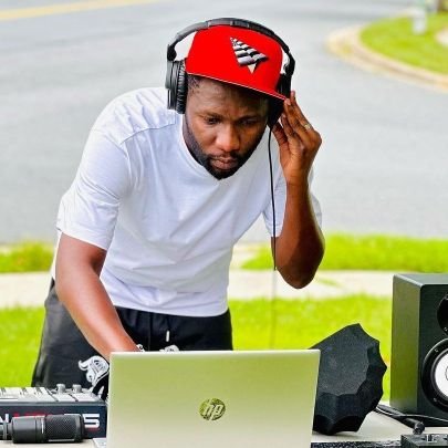 ChamSevero's profile picture. @SimbaScTanzania🦁|@ManUtd🛑 fan. ♡
God is Good🙏