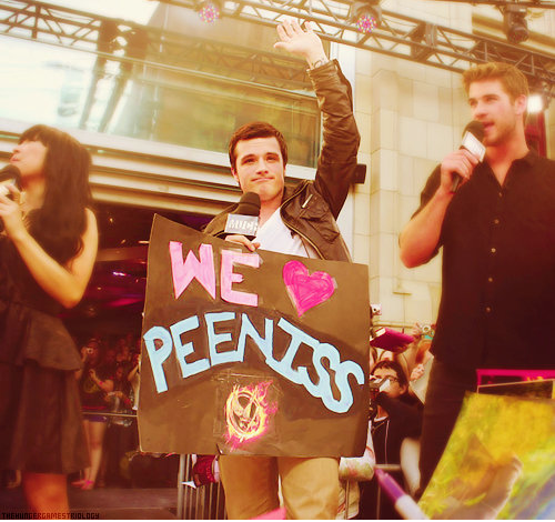peenissproblems's profile picture. Peeta+Katniss=Peeniss
#hungergames