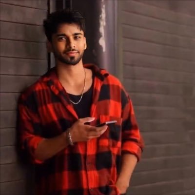 jalli_kallu's profile picture. ❤️‍🔥yeriyum nerupil.. yerindhadhu en idhayam.. theeyaga nee.. thirundhadha nan... yerindhalum un ninaivugalai sumakum sumaithangiye indha sizzlerheart