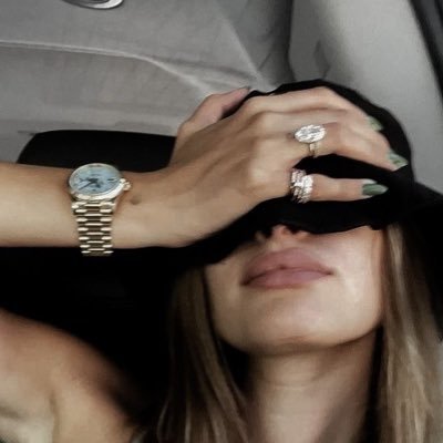 lraooz's profile picture. 🐒